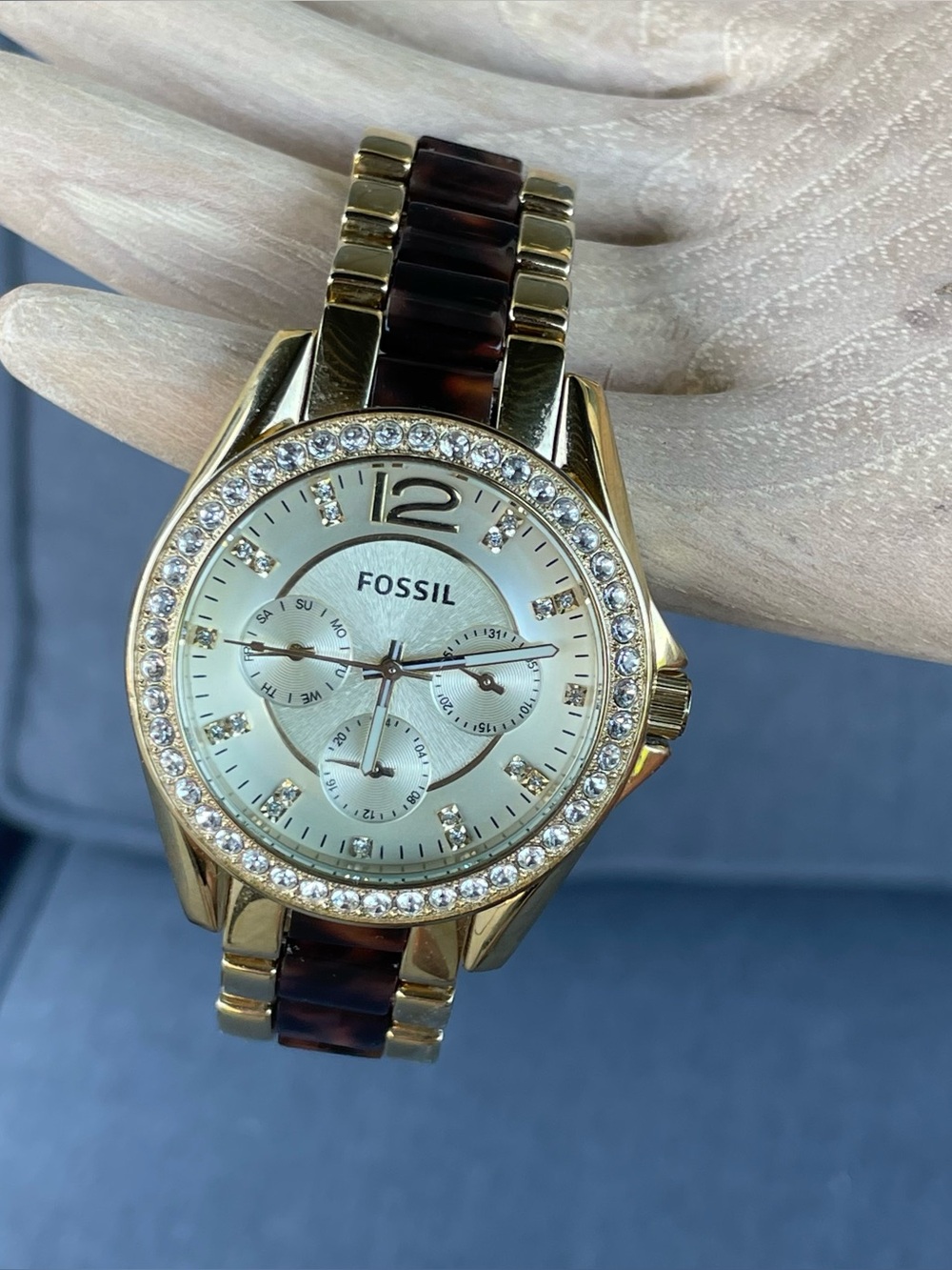 Fossil Ladies Riley wristwatch golden analog multi-dial w/ crystals